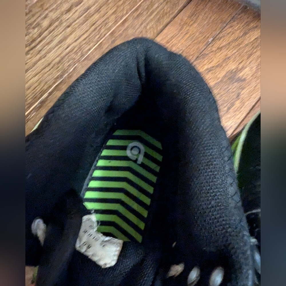 Black high top sneakers with neon green stripes men's Size 6 / youth 6 - Picture 12 of 13